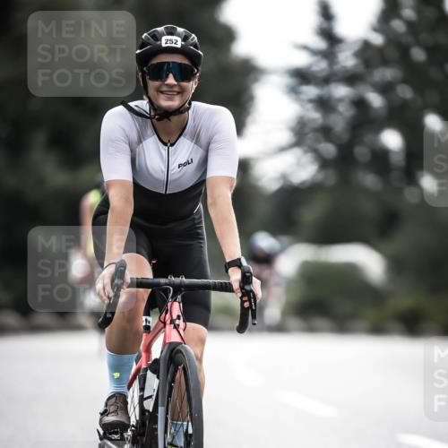 21.06.2026 - 29. Vierlanden-Triathlon H.Heesch http://msf.ph/oto/9908052 21.06.2026 09:23:46 Radfahren 131, 155, 166, 252, 264, 266, 301 meine-sportfotos.de