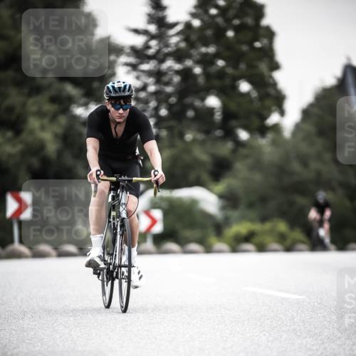 21.06.2026 - 29. Vierlanden-Triathlon H.Heesch http://msf.ph/oto/9908076 21.06.2026 10:26:57 Radfahren 45, 64, 112, 128, 164, 388, 624 meine-sportfotos.de
