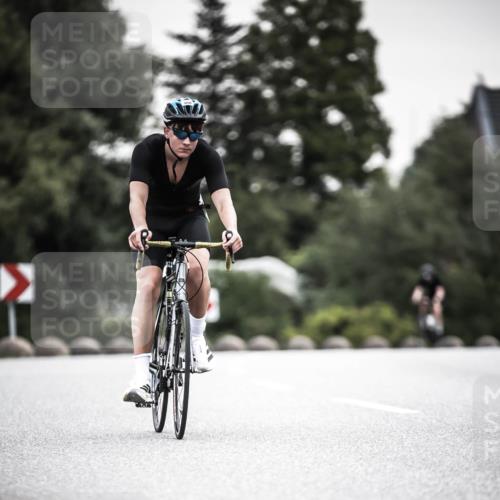 21.06.2026 - 29. Vierlanden-Triathlon H.Heesch http://msf.ph/oto/9908082 21.06.2026 10:26:57 Radfahren 45, 64, 112, 128, 164, 388, 624 meine-sportfotos.de