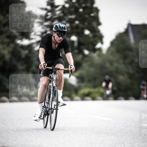 21.06.2026 - 29. Vierlanden-Triathlon H.Heesch http://msf.ph/oto/9908094 21.06.2026 10:26:57 Radfahren 45, 64, 112, 128, 164, 388, 624 meine-sportfotos.de