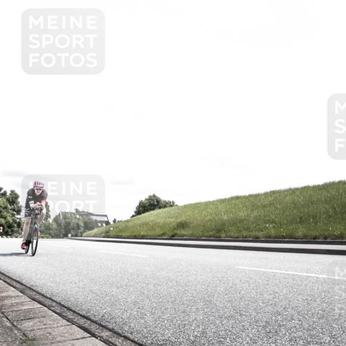 21.06.2026 - 29. Vierlanden-Triathlon H.Heesch http://msf.ph/oto/9908098 21.06.2026 13:34:28 Radfahren 1038, 1057, 1073, 1095, 1098 meine-sportfotos.de