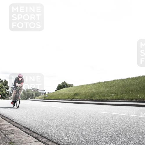 21.06.2026 - 29. Vierlanden-Triathlon H.Heesch http://msf.ph/oto/9908101 21.06.2026 13:34:28 Radfahren 1038, 1057, 1073, 1095, 1098 meine-sportfotos.de