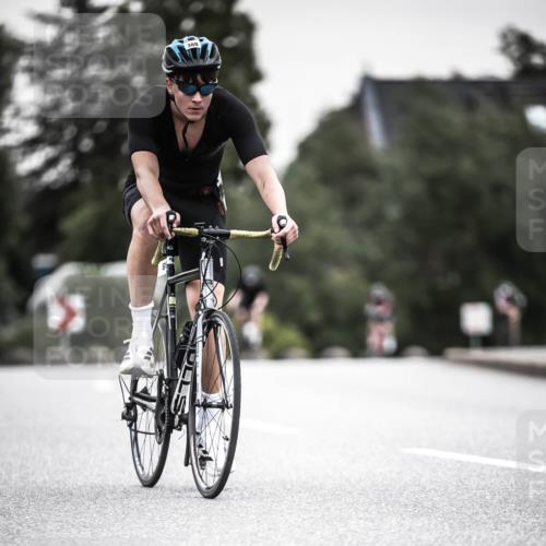 21.06.2026 - 29. Vierlanden-Triathlon H.Heesch http://msf.ph/oto/9908112 21.06.2026 10:26:57 Radfahren 45, 64, 112, 128, 164, 388, 624 meine-sportfotos.de