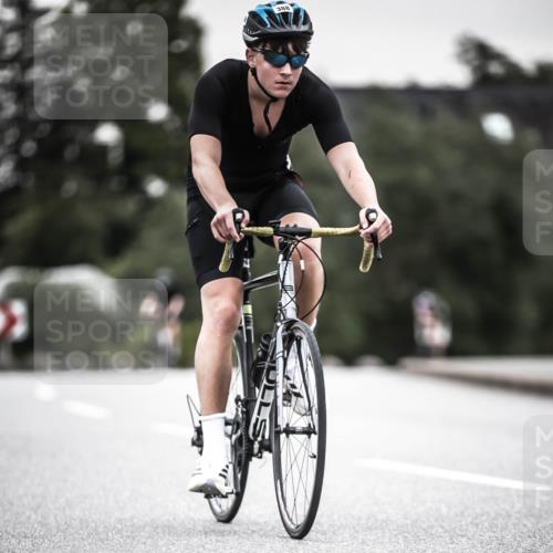 21.06.2026 - 29. Vierlanden-Triathlon H.Heesch http://msf.ph/oto/9908126 21.06.2026 10:26:58 Radfahren 45, 64, 112, 128, 164, 388, 624 meine-sportfotos.de