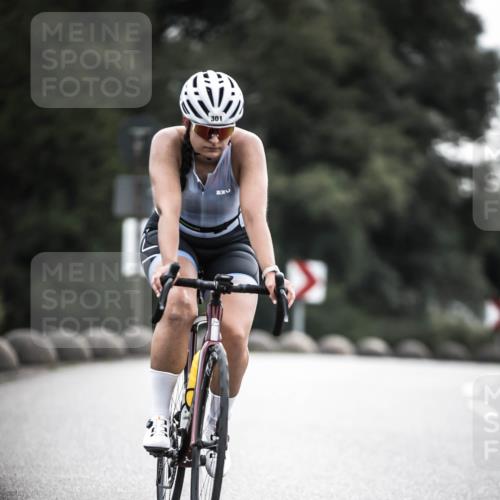 21.06.2026 - 29. Vierlanden-Triathlon H.Heesch http://msf.ph/oto/9908137 21.06.2026 09:23:53 Radfahren 155, 175, 264, 301 meine-sportfotos.de