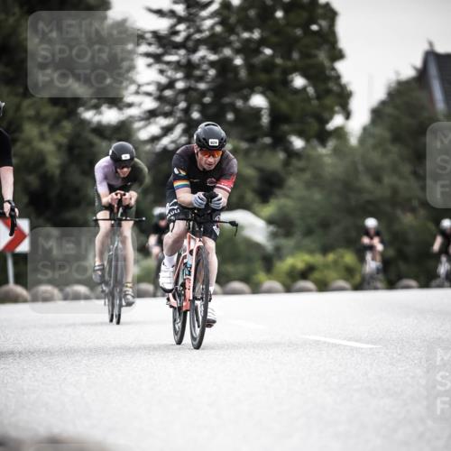 21.06.2026 - 29. Vierlanden-Triathlon H.Heesch http://msf.ph/oto/9908141 21.06.2026 10:27:03 Radfahren 43, 45, 64, 108, 128, 600, 624 meine-sportfotos.de