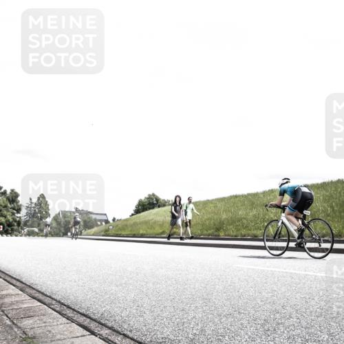 21.06.2026 - 29. Vierlanden-Triathlon H.Heesch http://msf.ph/oto/9908165 21.06.2026 13:42:43 Radfahren 1114, 1120, 1129 meine-sportfotos.de