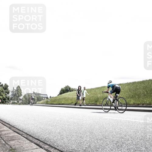 21.06.2026 - 29. Vierlanden-Triathlon H.Heesch http://msf.ph/oto/9908168 21.06.2026 13:42:44 Radfahren 1114, 1120, 1129 meine-sportfotos.de