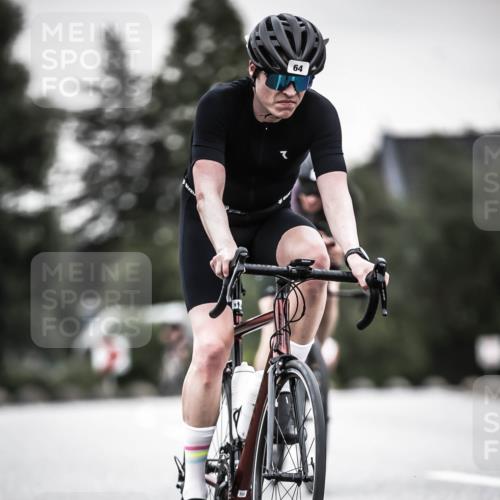 21.06.2026 - 29. Vierlanden-Triathlon H.Heesch http://msf.ph/oto/9908173 21.06.2026 10:27:05 Radfahren 43, 45, 64, 108, 128, 517, 600, 624 meine-sportfotos.de