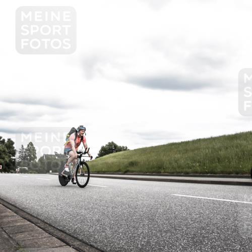 21.06.2026 - 29. Vierlanden-Triathlon H.Heesch http://msf.ph/oto/9908191 21.06.2026 14:39:04 Radfahren  meine-sportfotos.de