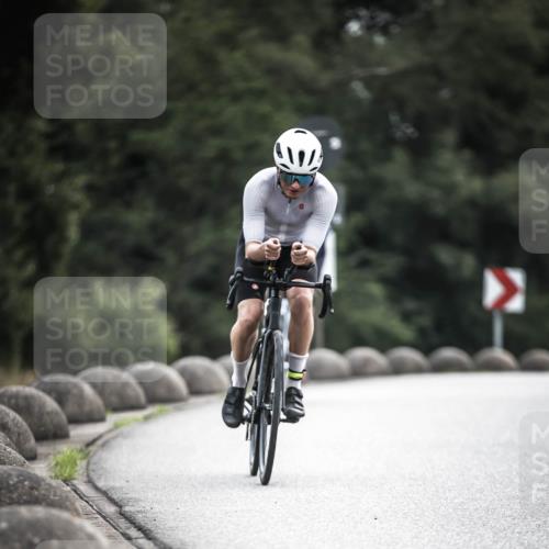 21.06.2026 - 29. Vierlanden-Triathlon H.Heesch http://msf.ph/oto/9908209 21.06.2026 09:24:07 Radfahren 62, 145, 184 meine-sportfotos.de