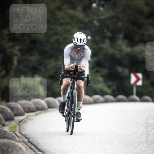 21.06.2026 - 29. Vierlanden-Triathlon H.Heesch http://msf.ph/oto/9908212 21.06.2026 09:24:07 Radfahren 62, 145, 184 meine-sportfotos.de
