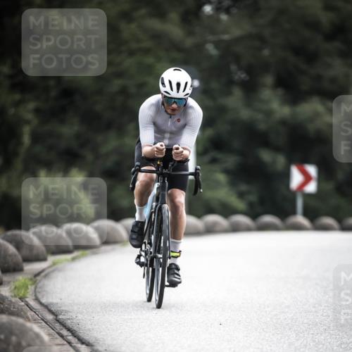 21.06.2026 - 29. Vierlanden-Triathlon H.Heesch http://msf.ph/oto/9908215 21.06.2026 09:24:08 Radfahren 62, 145, 184 meine-sportfotos.de