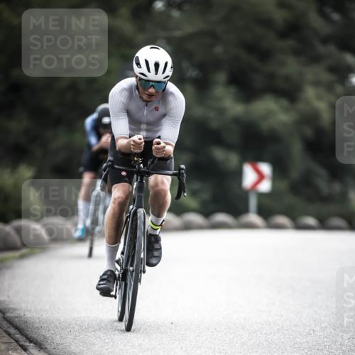 21.06.2026 - 29. Vierlanden-Triathlon H.Heesch http://msf.ph/oto/9908232 21.06.2026 09:24:08 Radfahren 62, 145, 184 meine-sportfotos.de