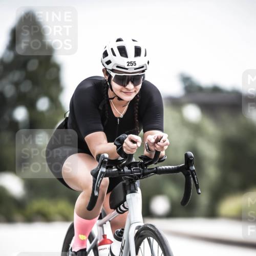 21.06.2026 - 29. Vierlanden-Triathlon H.Heesch http://msf.ph/oto/9908269 21.06.2026 11:45:03 Radfahren 255, 696 meine-sportfotos.de