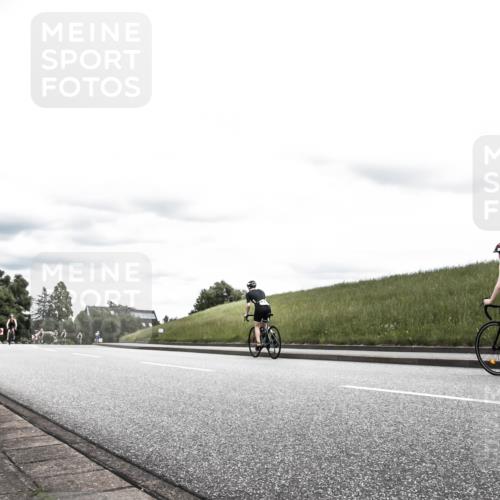 21.06.2026 - 29. Vierlanden-Triathlon H.Heesch http://msf.ph/oto/9908270 21.06.2026 14:43:10 Radfahren 1254, 1293 meine-sportfotos.de