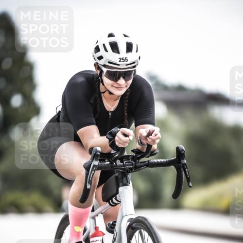 21.06.2026 - 29. Vierlanden-Triathlon H.Heesch http://msf.ph/oto/9908272 21.06.2026 11:45:03 Radfahren 255, 696 meine-sportfotos.de