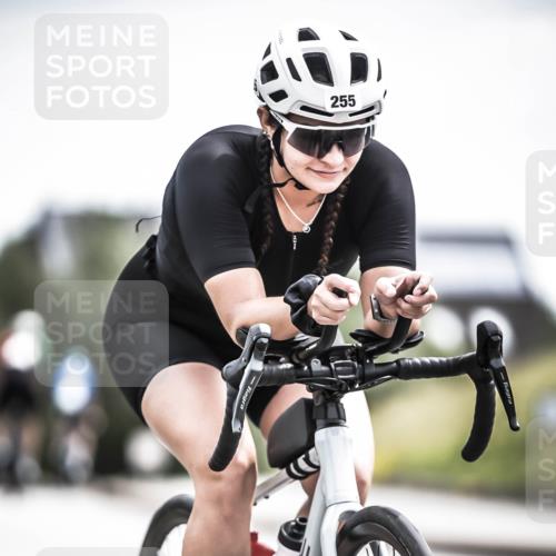 21.06.2026 - 29. Vierlanden-Triathlon H.Heesch http://msf.ph/oto/9908281 21.06.2026 11:45:03 Radfahren 255, 696 meine-sportfotos.de
