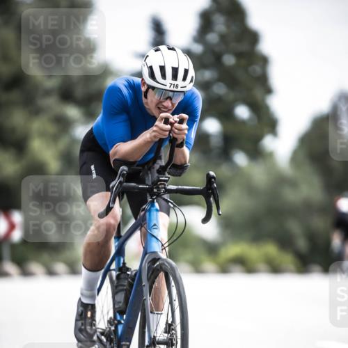 21.06.2026 - 29. Vierlanden-Triathlon H.Heesch http://msf.ph/oto/9908311 21.06.2026 11:45:05 Radfahren 255, 696 meine-sportfotos.de