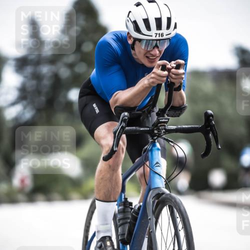 21.06.2026 - 29. Vierlanden-Triathlon H.Heesch http://msf.ph/oto/9908328 21.06.2026 11:45:05 Radfahren 255, 696 meine-sportfotos.de