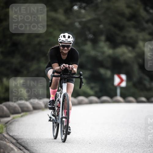 21.06.2026 - 29. Vierlanden-Triathlon H.Heesch http://msf.ph/oto/9908341 21.06.2026 09:25:08 Radfahren 25, 68, 255 meine-sportfotos.de