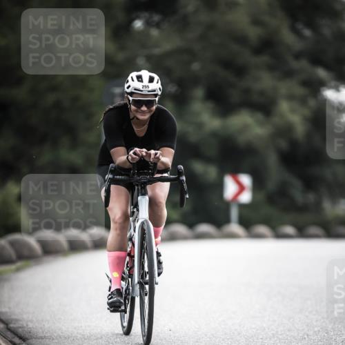 21.06.2026 - 29. Vierlanden-Triathlon H.Heesch http://msf.ph/oto/9908355 21.06.2026 09:25:08 Radfahren 25, 68, 255 meine-sportfotos.de