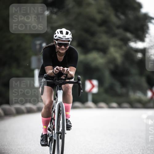 21.06.2026 - 29. Vierlanden-Triathlon H.Heesch http://msf.ph/oto/9908366 21.06.2026 09:25:08 Radfahren 25, 68, 255 meine-sportfotos.de