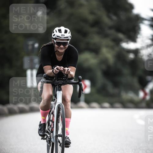 21.06.2026 - 29. Vierlanden-Triathlon H.Heesch http://msf.ph/oto/9908372 21.06.2026 09:25:09 Radfahren 25, 68, 255 meine-sportfotos.de