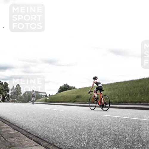 21.06.2026 - 29. Vierlanden-Triathlon H.Heesch http://msf.ph/oto/9908373 21.06.2026 14:43:37 Radfahren 1267, 1282, 1288 meine-sportfotos.de