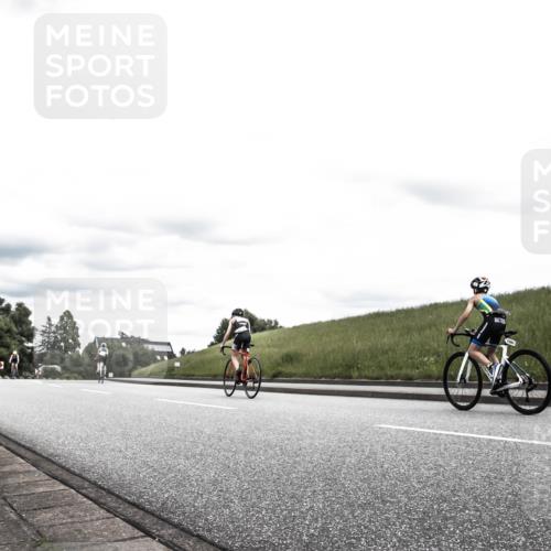 21.06.2026 - 29. Vierlanden-Triathlon H.Heesch http://msf.ph/oto/9908380 21.06.2026 14:43:38 Radfahren 1267, 1282, 1288 meine-sportfotos.de