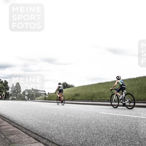 21.06.2026 - 29. Vierlanden-Triathlon H.Heesch http://msf.ph/oto/9908383 21.06.2026 14:43:38 Radfahren 1267, 1282, 1288 meine-sportfotos.de