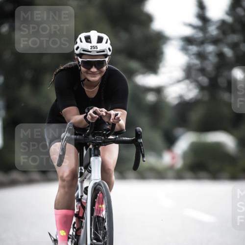 21.06.2026 - 29. Vierlanden-Triathlon H.Heesch http://msf.ph/oto/9908393 21.06.2026 09:25:09 Radfahren 25, 68, 255 meine-sportfotos.de
