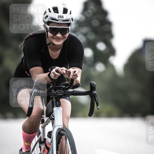 21.06.2026 - 29. Vierlanden-Triathlon H.Heesch http://msf.ph/oto/9908412 21.06.2026 09:25:09 Radfahren 25, 68, 255 meine-sportfotos.de
