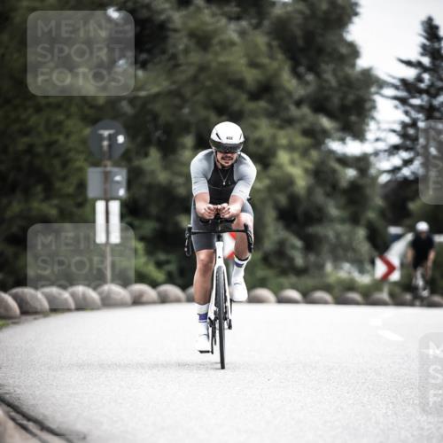 21.06.2026 - 29. Vierlanden-Triathlon H.Heesch http://msf.ph/oto/9908417 21.06.2026 11:51:41 Radfahren 260, 632, 727 meine-sportfotos.de