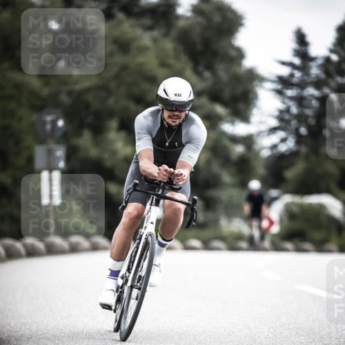 21.06.2026 - 29. Vierlanden-Triathlon H.Heesch http://msf.ph/oto/9908453 21.06.2026 11:51:42 Radfahren 260, 632, 727 meine-sportfotos.de