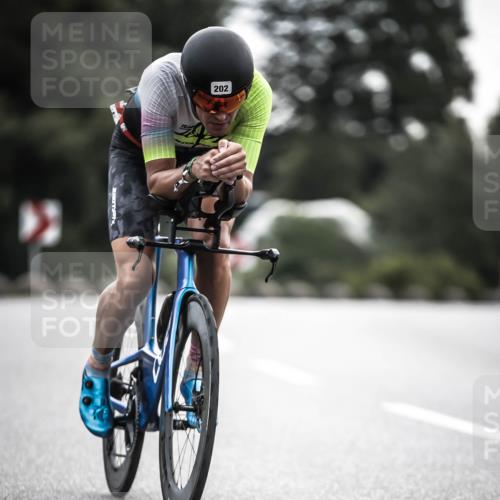 21.06.2026 - 29. Vierlanden-Triathlon H.Heesch http://msf.ph/oto/9908454 21.06.2026 09:25:20 Radfahren 40, 202 meine-sportfotos.de