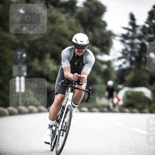 21.06.2026 - 29. Vierlanden-Triathlon H.Heesch http://msf.ph/oto/9908456 21.06.2026 11:51:42 Radfahren 260, 632, 727 meine-sportfotos.de