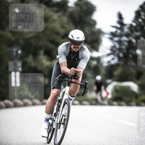 21.06.2026 - 29. Vierlanden-Triathlon H.Heesch http://msf.ph/oto/9908459 21.06.2026 11:51:42 Radfahren 260, 632, 727 meine-sportfotos.de