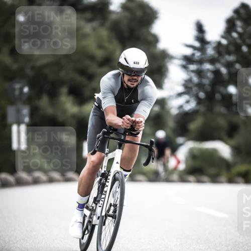 21.06.2026 - 29. Vierlanden-Triathlon H.Heesch http://msf.ph/oto/9908463 21.06.2026 11:51:42 Radfahren 260, 632, 727 meine-sportfotos.de