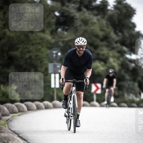 21.06.2026 - 29. Vierlanden-Triathlon H.Heesch http://msf.ph/oto/9908492 21.06.2026 11:51:46 Radfahren 20, 260, 633, 727, 876 meine-sportfotos.de