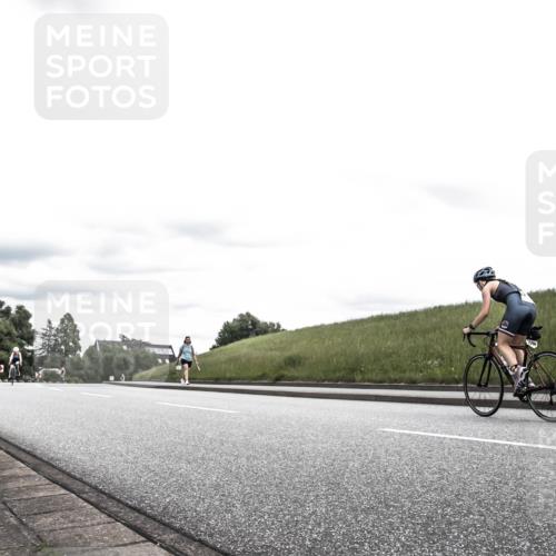 21.06.2026 - 29. Vierlanden-Triathlon H.Heesch http://msf.ph/oto/9908504 21.06.2026 14:44:16 Radfahren 1257 meine-sportfotos.de
