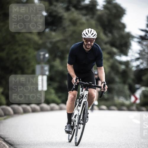 21.06.2026 - 29. Vierlanden-Triathlon H.Heesch http://msf.ph/oto/9908509 21.06.2026 11:51:47 Radfahren 20, 260, 633, 727, 876 meine-sportfotos.de