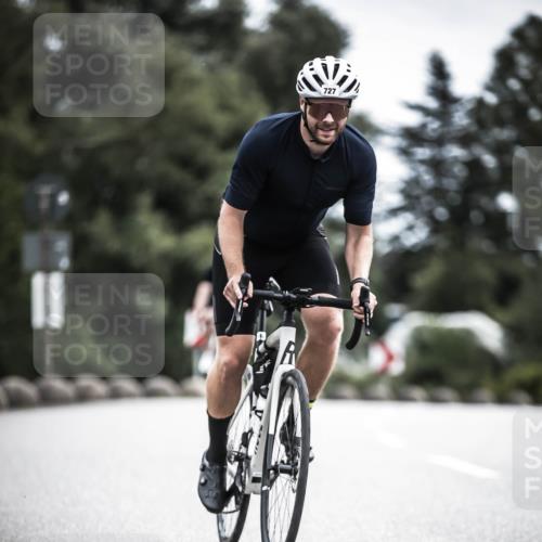 21.06.2026 - 29. Vierlanden-Triathlon H.Heesch http://msf.ph/oto/9908524 21.06.2026 11:51:47 Radfahren 20, 260, 633, 727, 876 meine-sportfotos.de