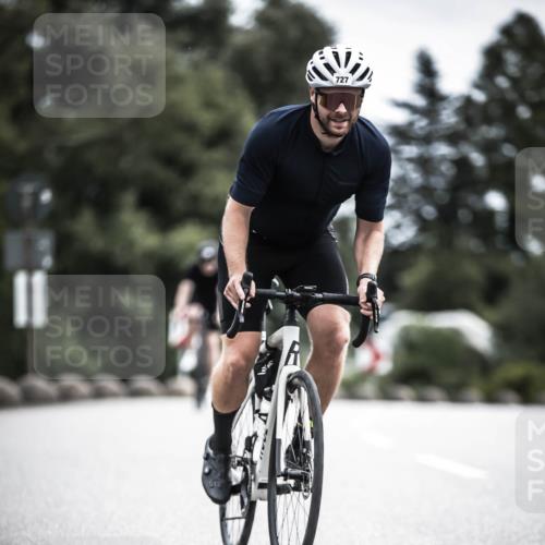 21.06.2026 - 29. Vierlanden-Triathlon H.Heesch http://msf.ph/oto/9908525 21.06.2026 11:51:47 Radfahren 20, 260, 633, 727, 876 meine-sportfotos.de