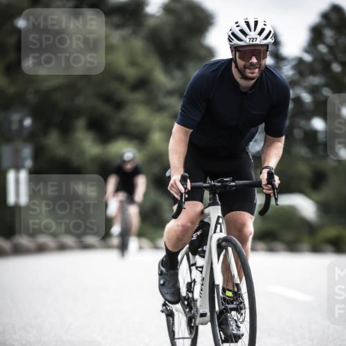 21.06.2026 - 29. Vierlanden-Triathlon H.Heesch http://msf.ph/oto/9908531 21.06.2026 11:51:47 Radfahren 20, 260, 633, 727, 876 meine-sportfotos.de