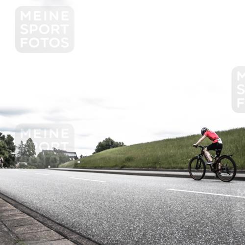 21.06.2026 - 29. Vierlanden-Triathlon H.Heesch http://msf.ph/oto/9908541 21.06.2026 14:45:20 Radfahren  meine-sportfotos.de