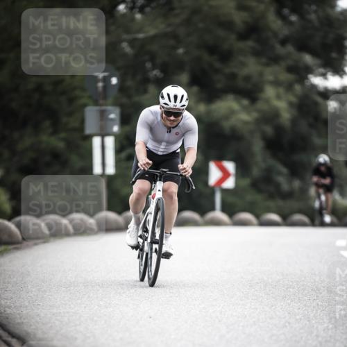 21.06.2026 - 29. Vierlanden-Triathlon H.Heesch http://msf.ph/oto/9908550 21.06.2026 09:25:55 Radfahren 72, 294 meine-sportfotos.de