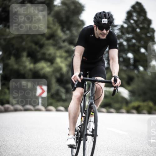 21.06.2026 - 29. Vierlanden-Triathlon H.Heesch http://msf.ph/oto/9908551 21.06.2026 11:51:50 Radfahren 20, 92, 260, 633, 727, 876 meine-sportfotos.de