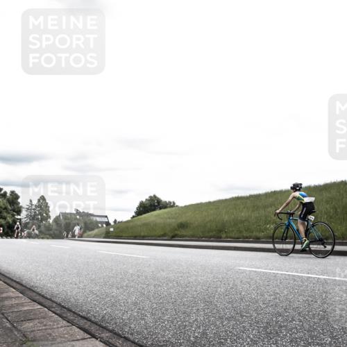 21.06.2026 - 29. Vierlanden-Triathlon H.Heesch http://msf.ph/oto/9908552 21.06.2026 14:45:34 Radfahren 1261 meine-sportfotos.de