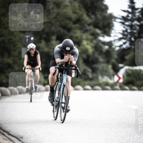 21.06.2026 - 29. Vierlanden-Triathlon H.Heesch http://msf.ph/oto/9908560 21.06.2026 11:52:00 Radfahren 92, 249, 717, 755 meine-sportfotos.de
